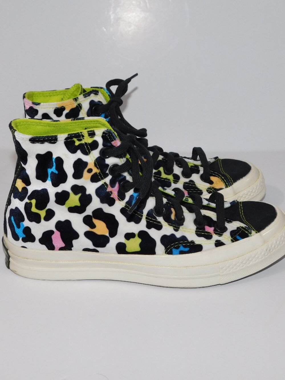 Converse Chuck 70 Hi Womens 9 Welcome to the Wild Egg Velvet Rainbow Leopard